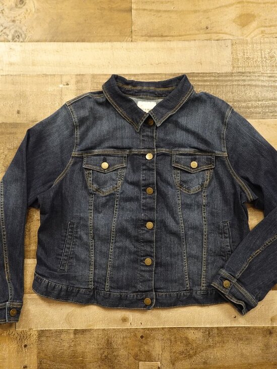torrid Jackets & Blazers - Torrid Denim Jacket Women's Size 3 Dark Wash Stretch Trucker Jean Jacket